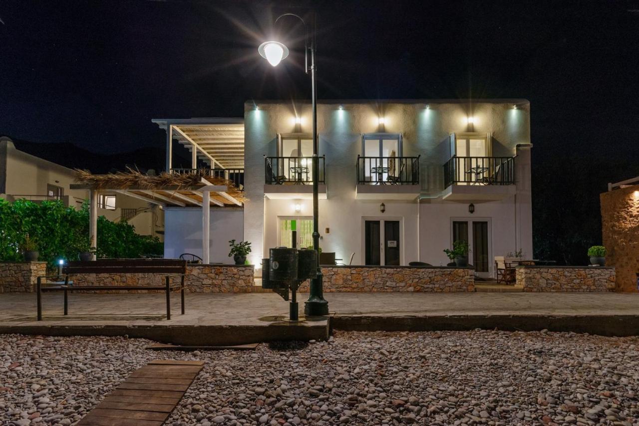 Uno Beachfront Suite Livadia  Exterior foto